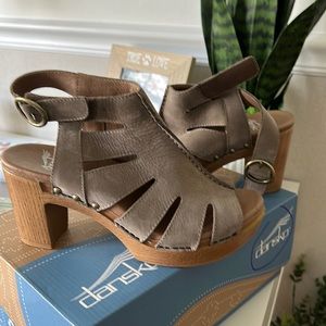 Nice sandal,barely worn